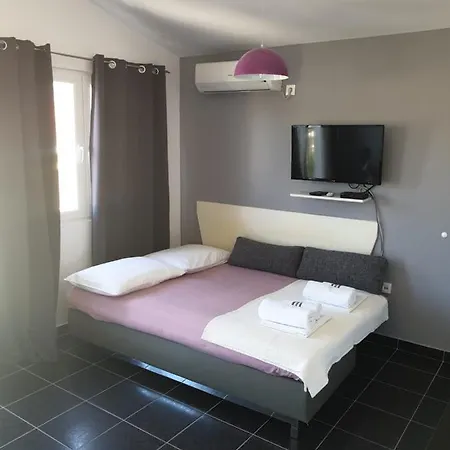 Zdenka Apartamento *